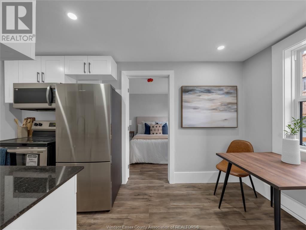 9 - 1766 UNIVERSITY AVENUE Image 3