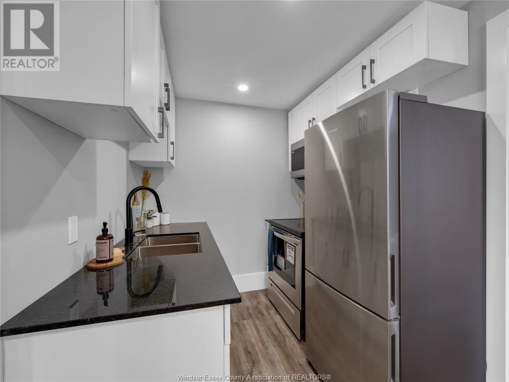 9 - 1766 UNIVERSITY AVENUE Image 4
