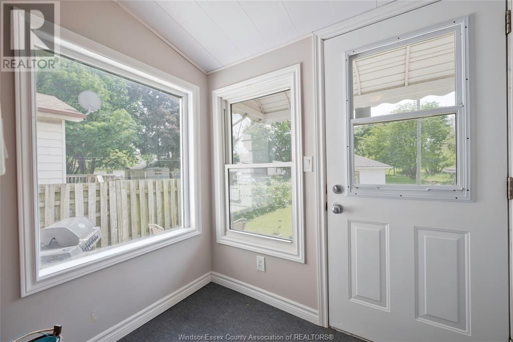 1035 ELM AVE Image 14