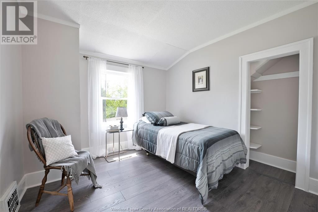 1035 ELM AVE Image 15