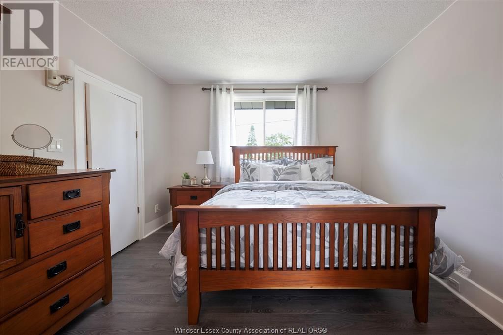 1035 ELM AVE Image 17