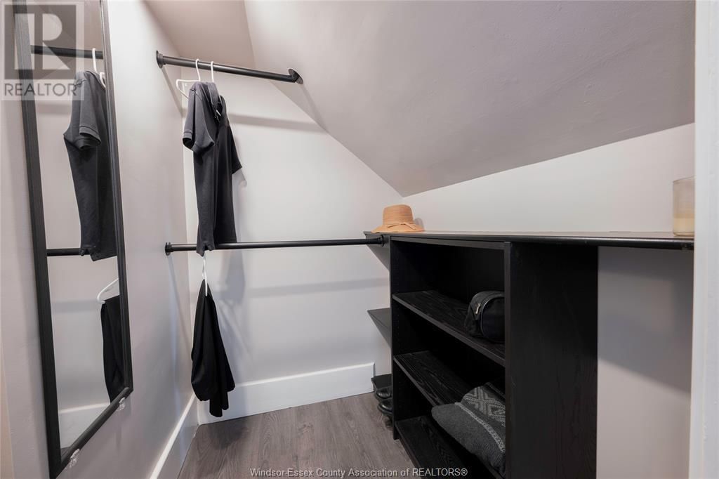 1035 ELM AVE Image 18