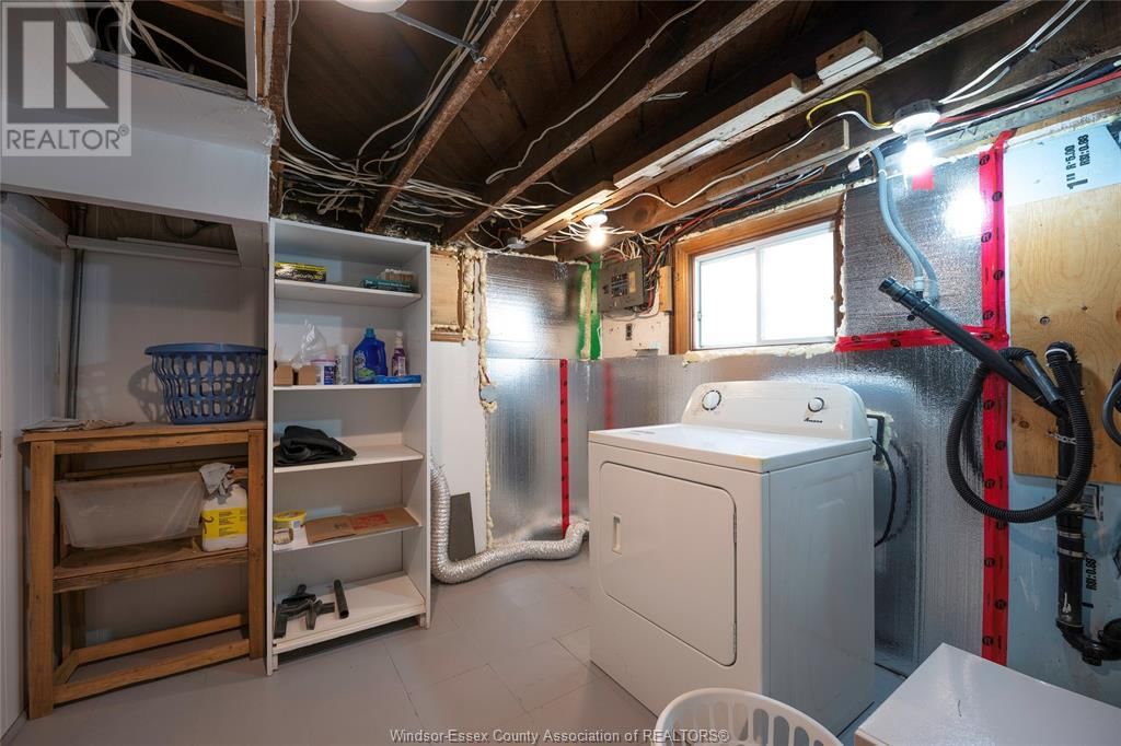 1035 ELM AVE Image 21
