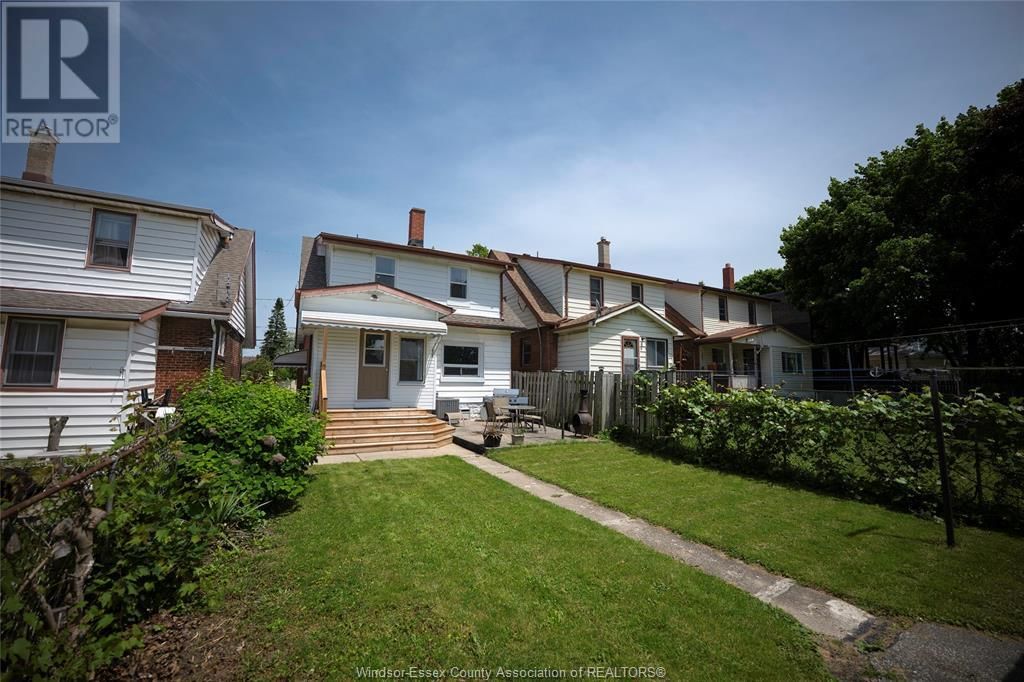 1035 ELM AVE Image 24