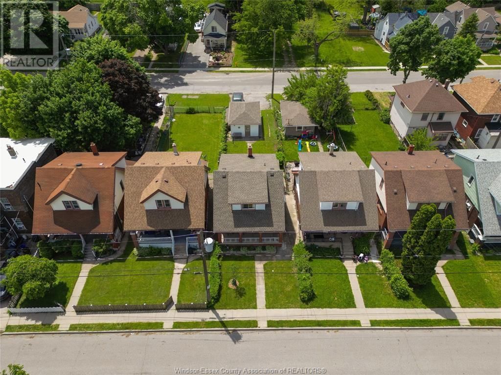 1035 ELM AVE Image 27