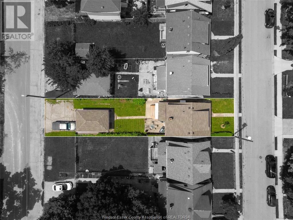 1035 ELM AVE Image 29