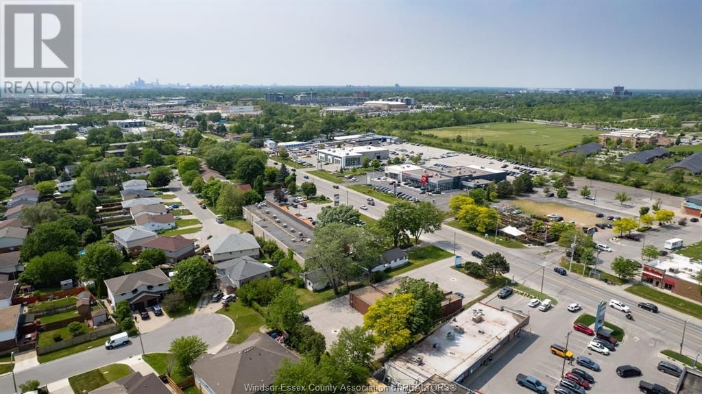 9803 TECUMSEH ROAD EAST Image 29