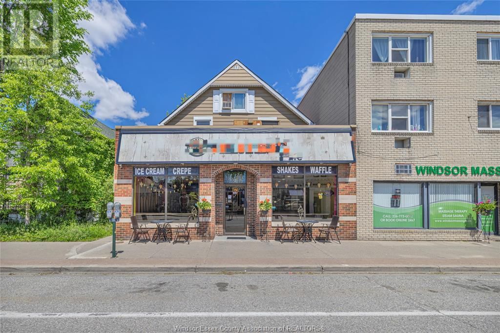 1242 WYANDOTTE STREET EAST Image 1
