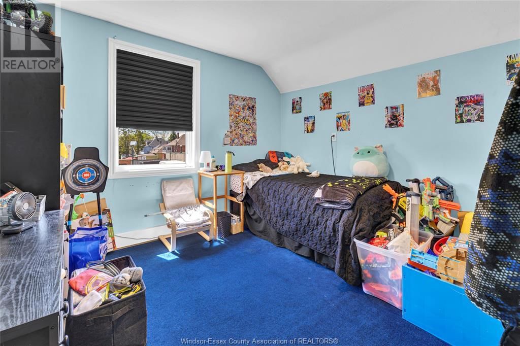 1242 WYANDOTTE STREET EAST Image 14