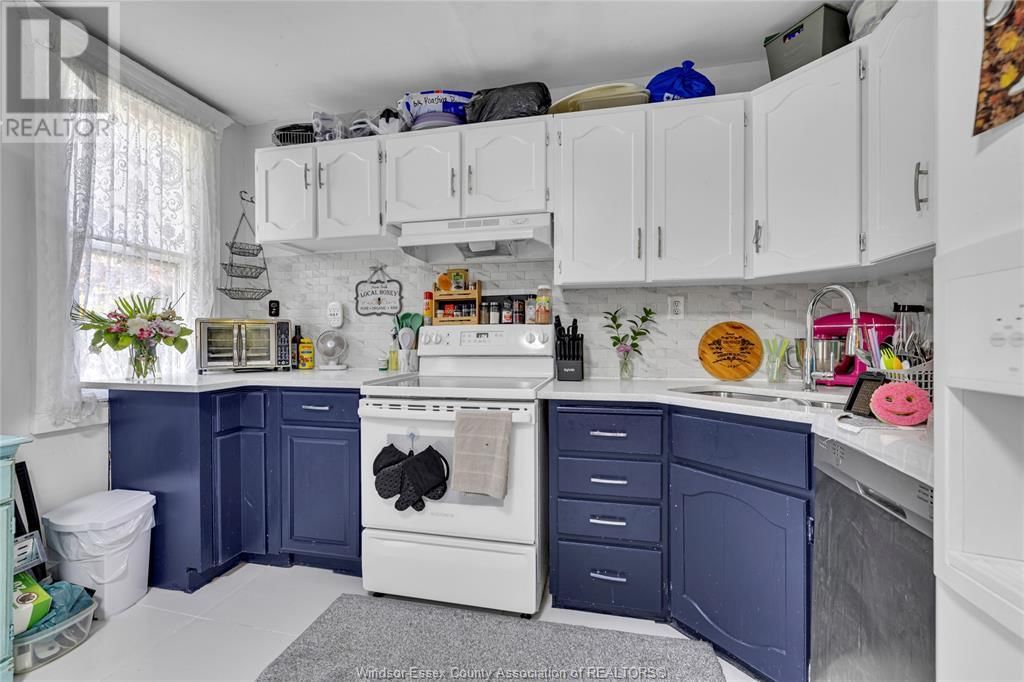 1242 WYANDOTTE STREET EAST Image 8