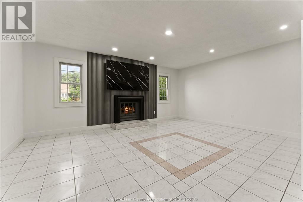 2056 JEFFERSON Image 13