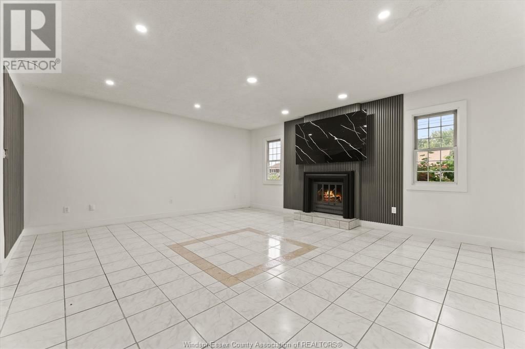 2056 JEFFERSON Image 14