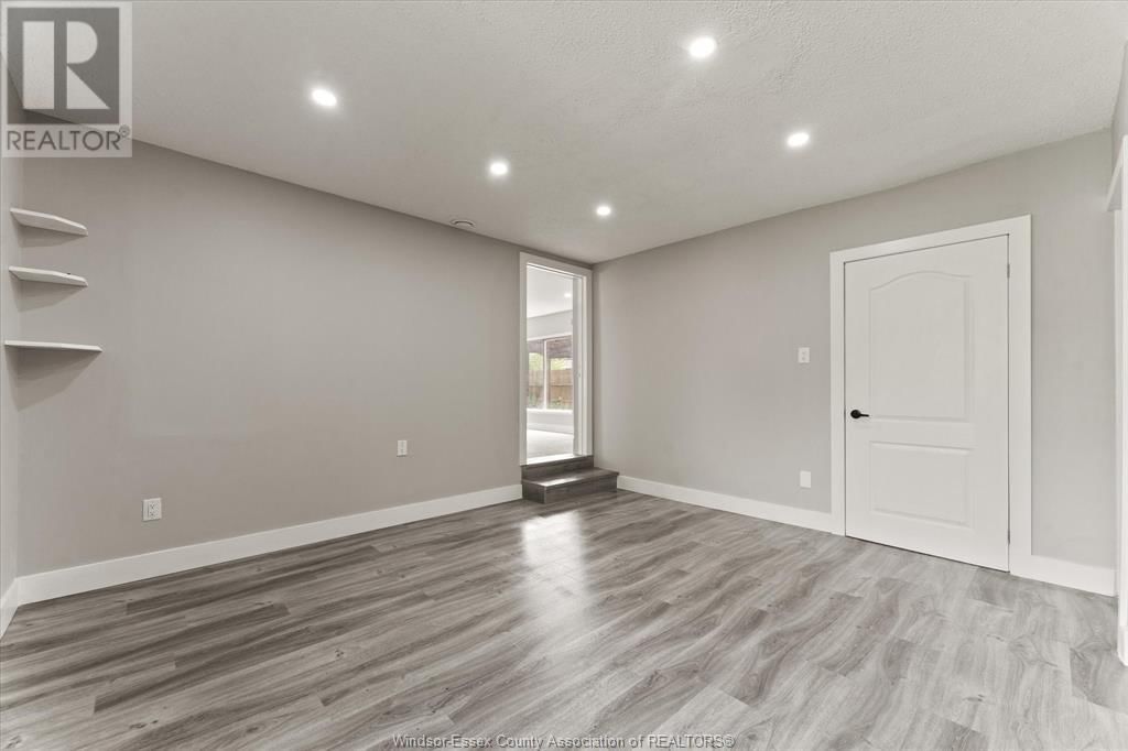 2056 JEFFERSON Image 20