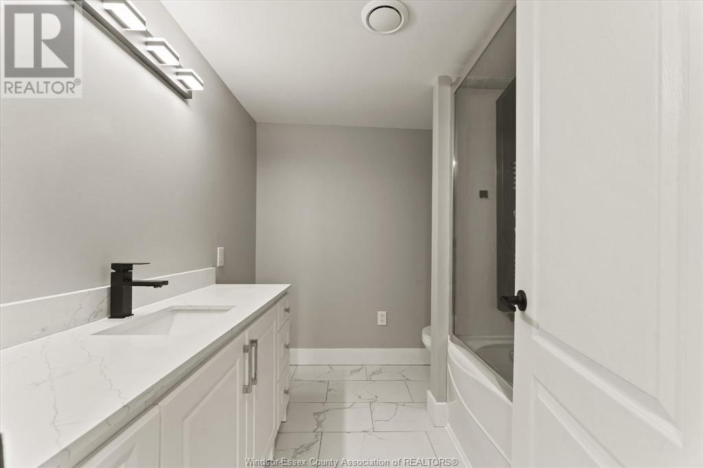 2056 JEFFERSON Image 25