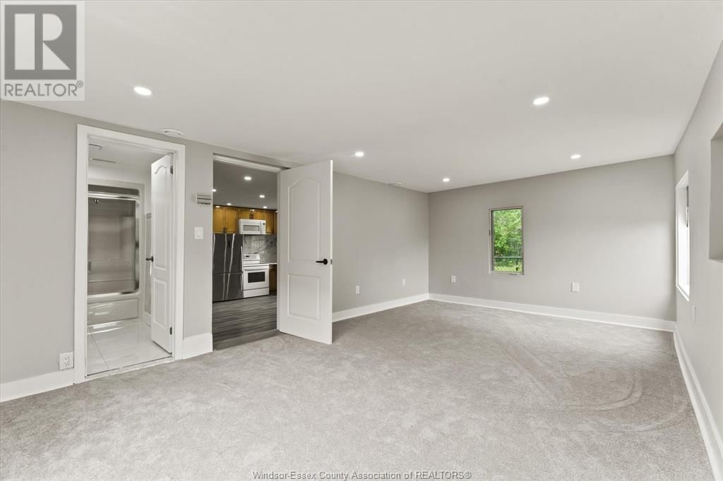 2056 JEFFERSON Image 30