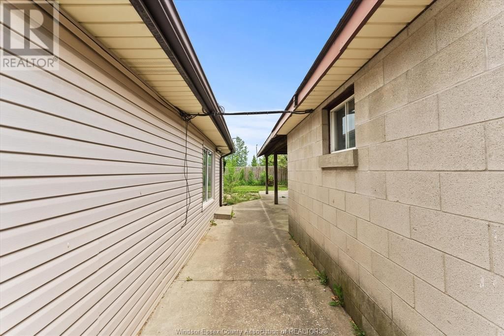 2056 JEFFERSON Image 34