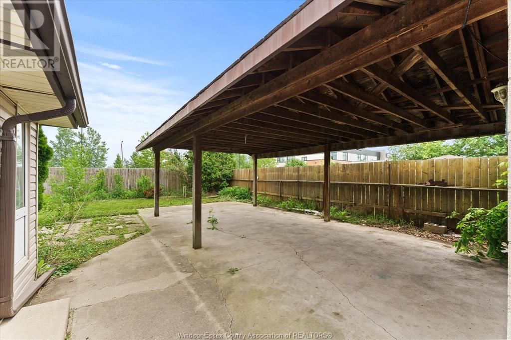 2056 JEFFERSON Image 35