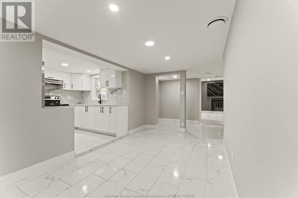 2056 JEFFERSON Image 6