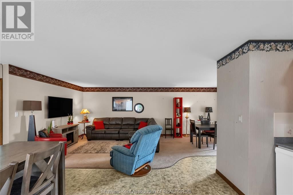 83 BRISTOL DRIVE Image 21