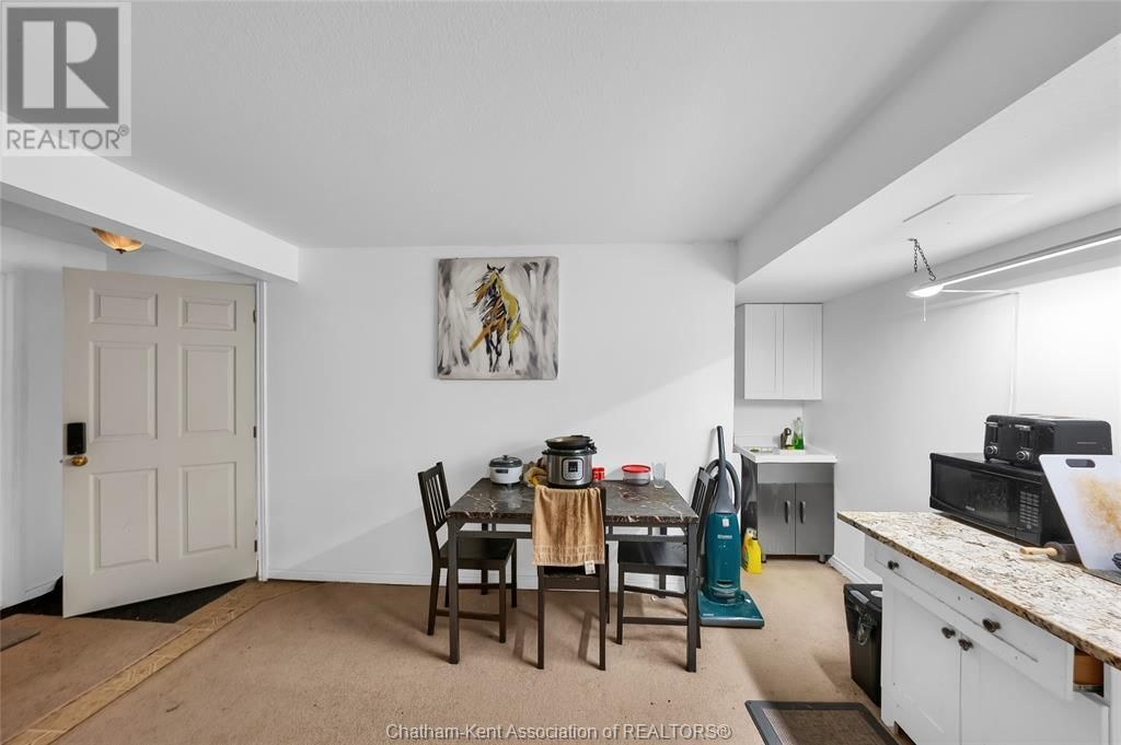 83 BRISTOL DRIVE Image 40