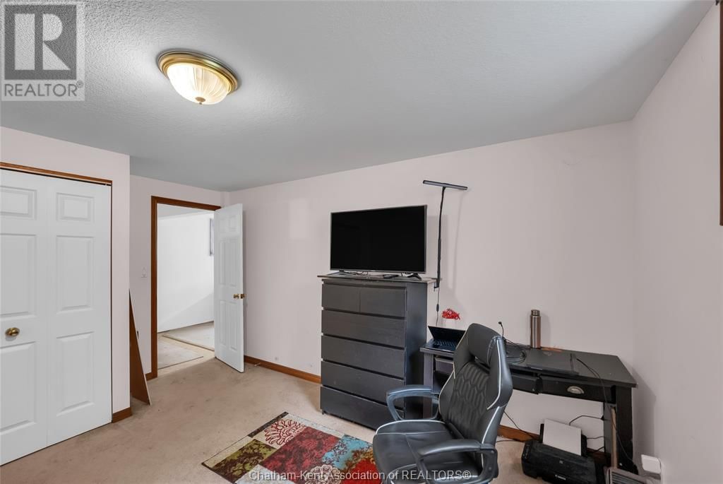 83 BRISTOL DRIVE Image 44