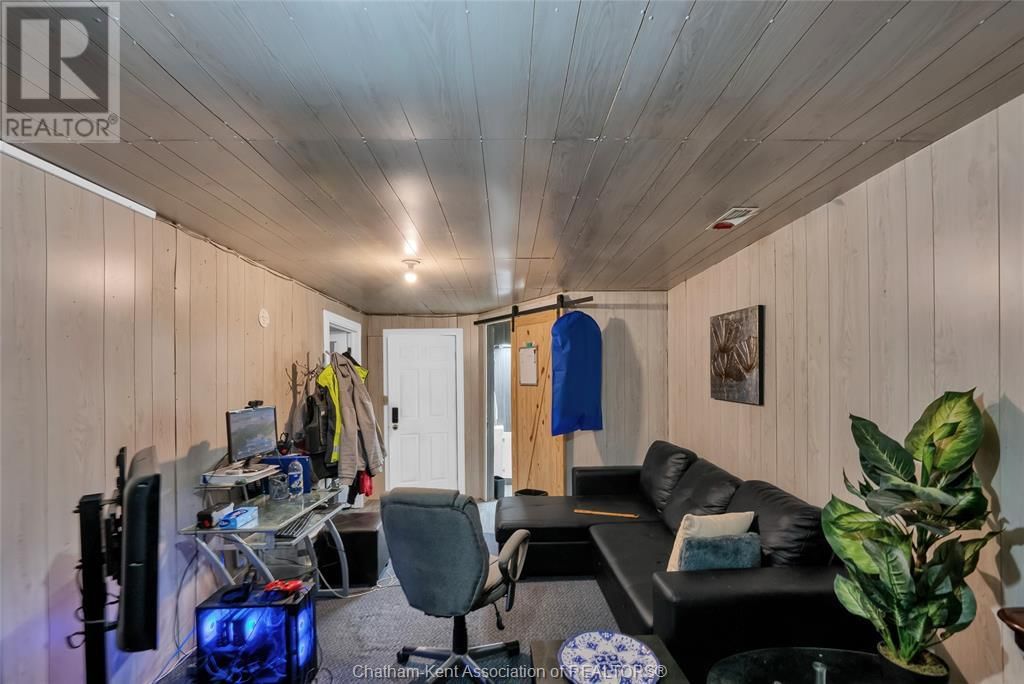 83 BRISTOL DRIVE Image 48