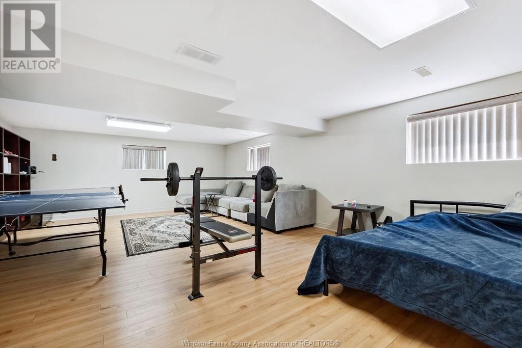 1544 IMPERIAL CRESCENT Image 15