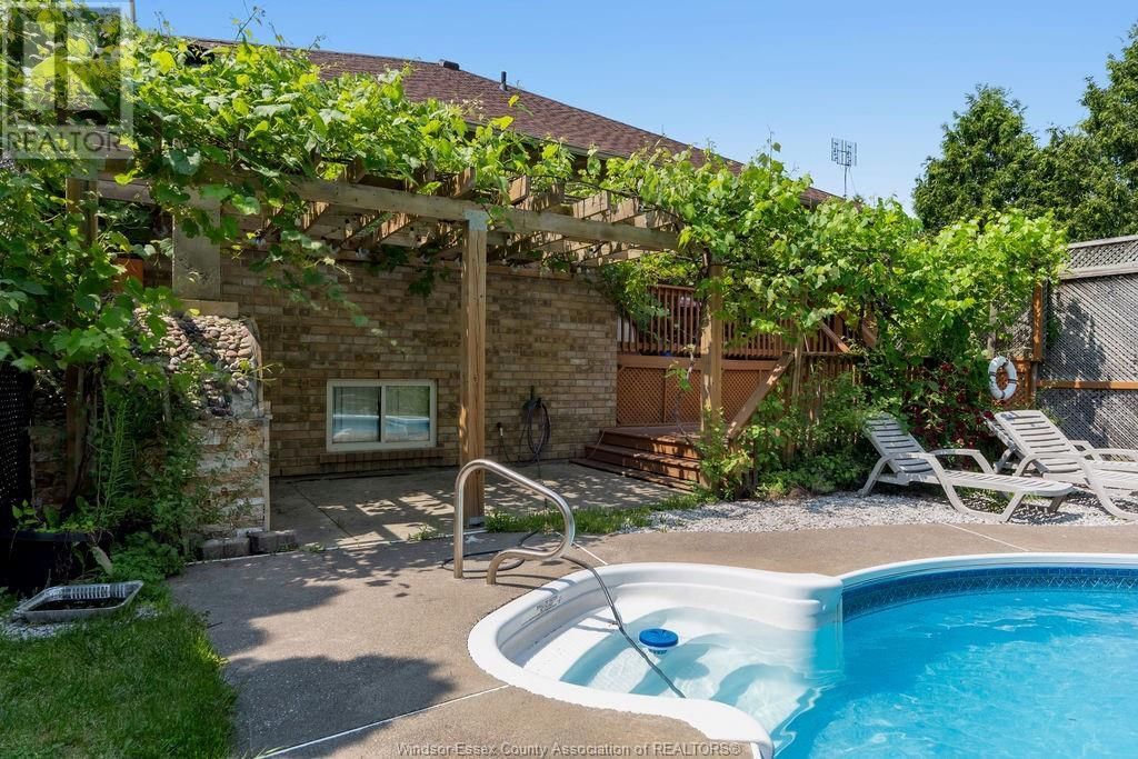 1544 IMPERIAL CRESCENT Image 22