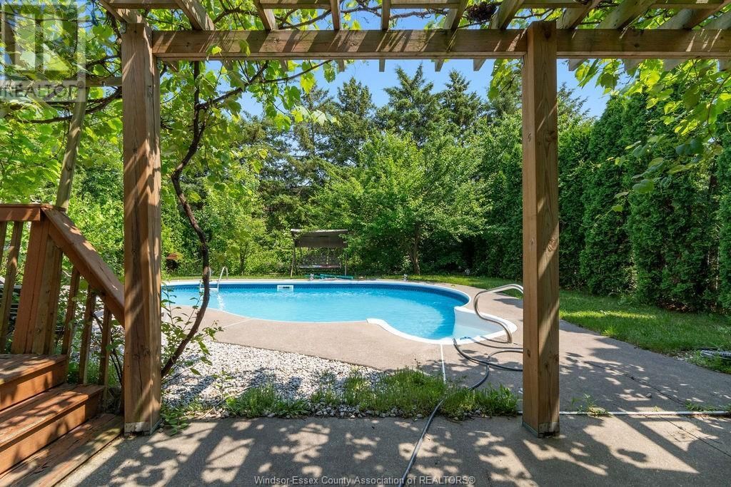 1544 IMPERIAL CRESCENT Image 24