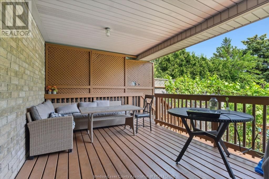 1544 IMPERIAL CRESCENT Image 25