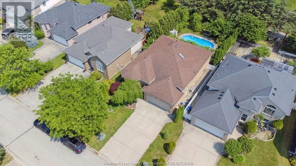 1544 IMPERIAL CRESCENT Image 26