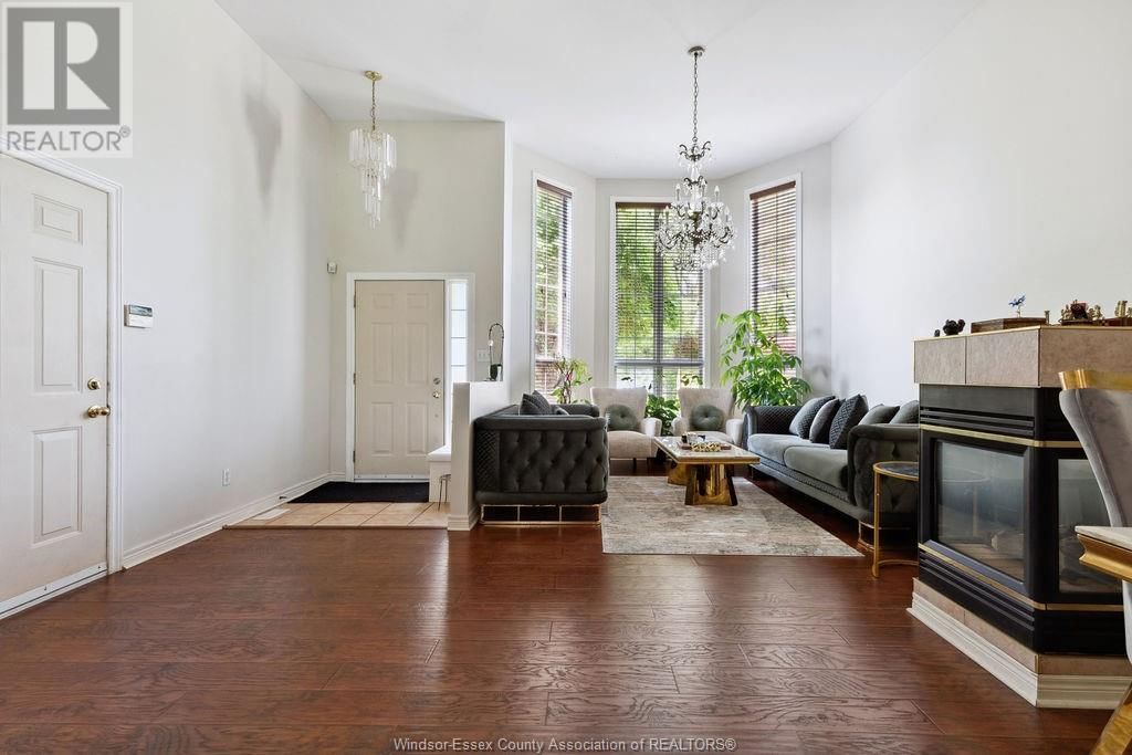 1544 IMPERIAL CRESCENT Image 5