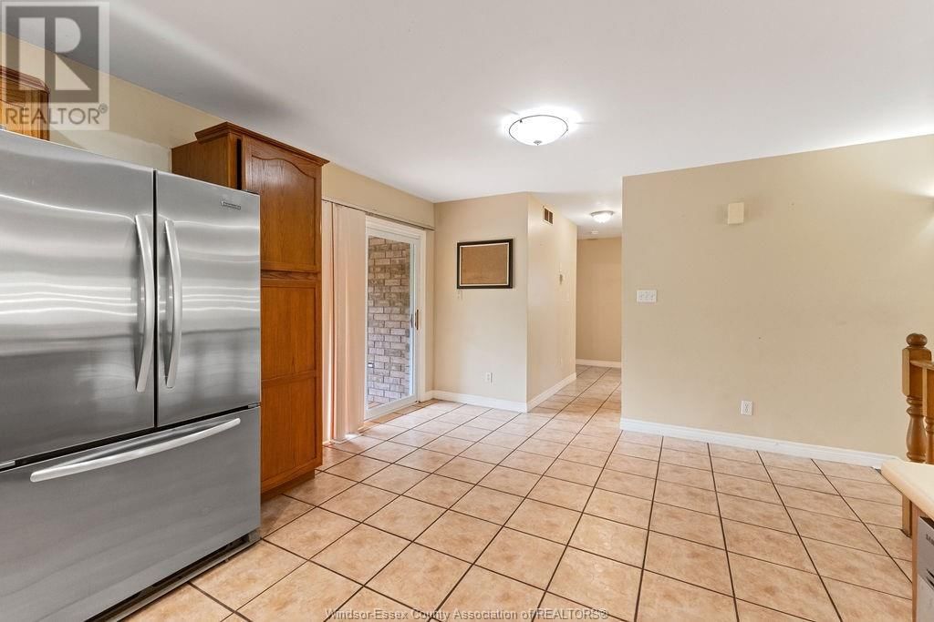 1544 IMPERIAL CRESCENT Image 8