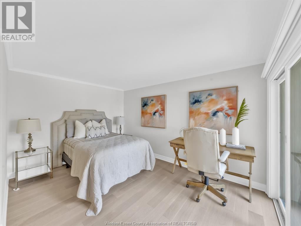 1042 LILYDALE Image 33