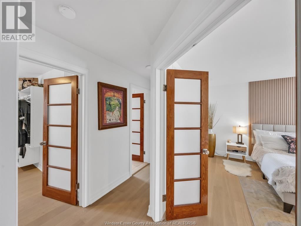 1042 LILYDALE Image 34