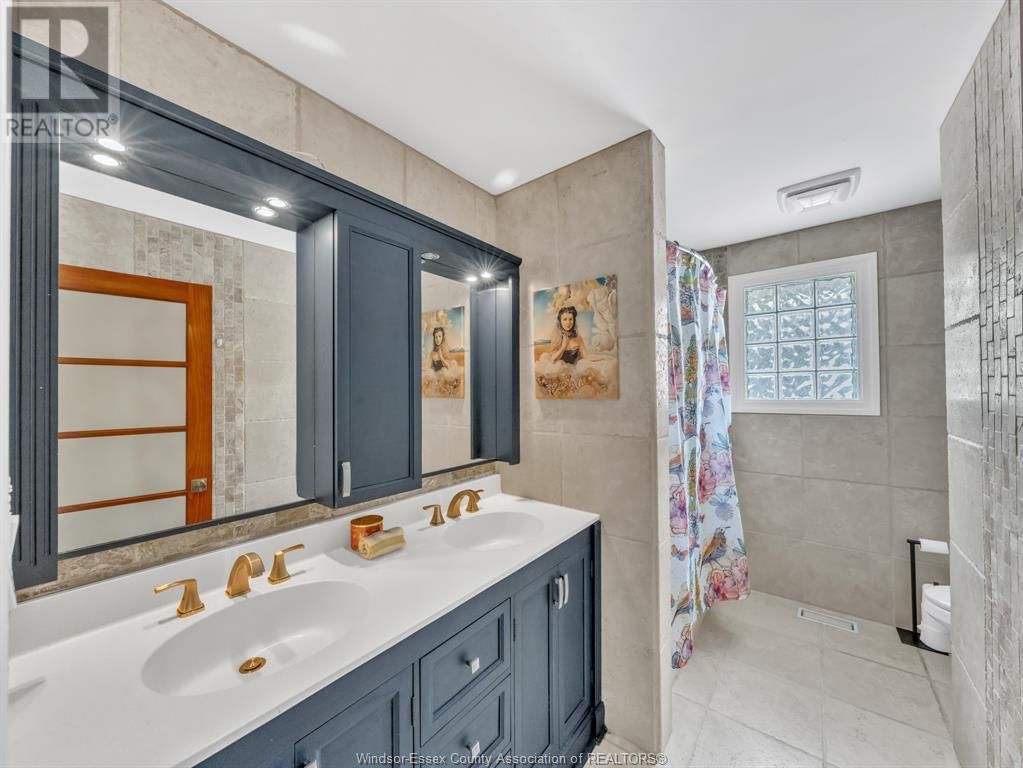 1042 LILYDALE Image 37