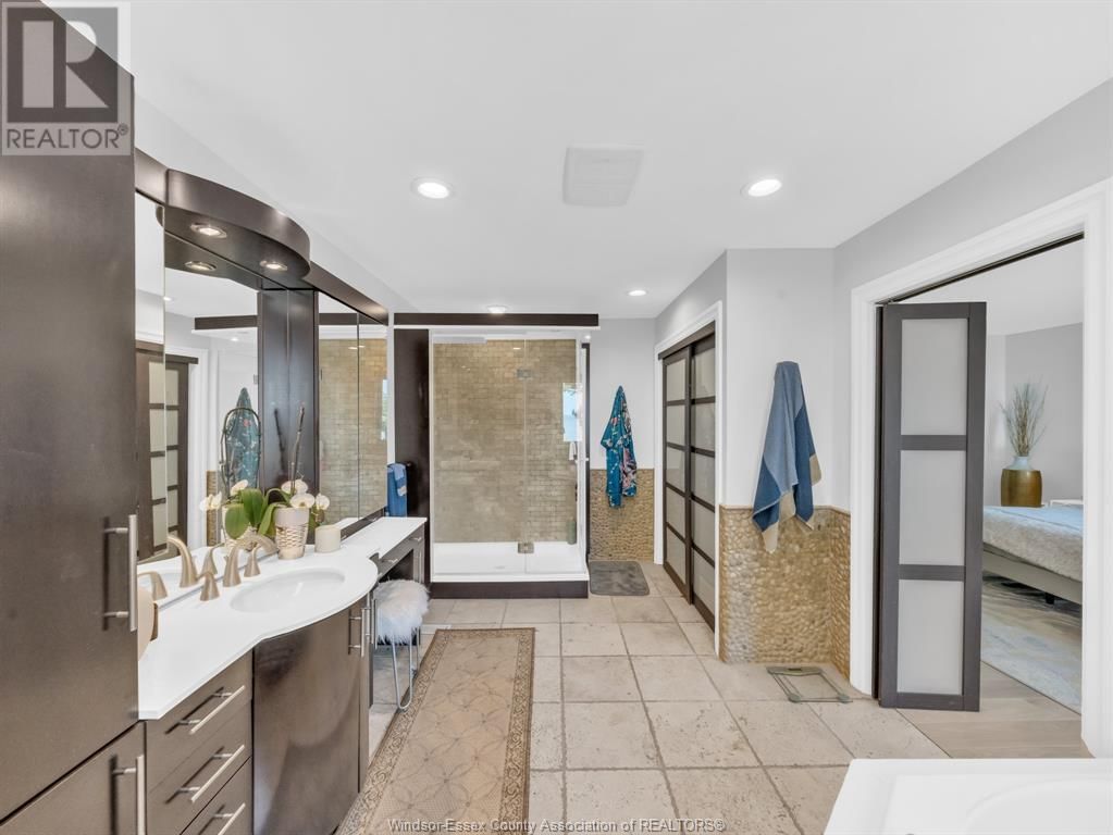 1042 LILYDALE Image 42