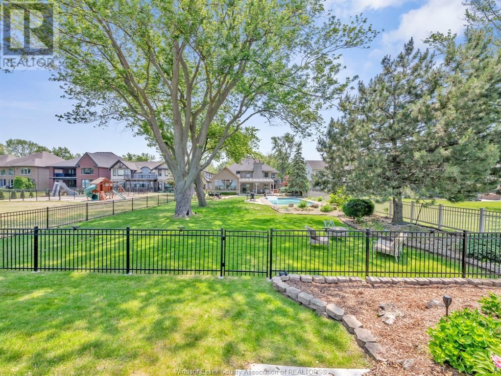 1042 LILYDALE Image 48
