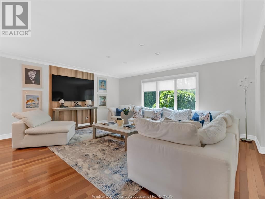 1042 LILYDALE Image 8