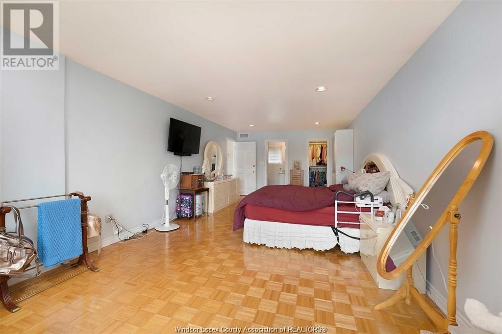 2645 BRIDGEWAY BOULEVARD Image 25