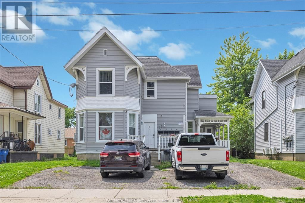 54 WELLINGTON STREET EAST Image 1