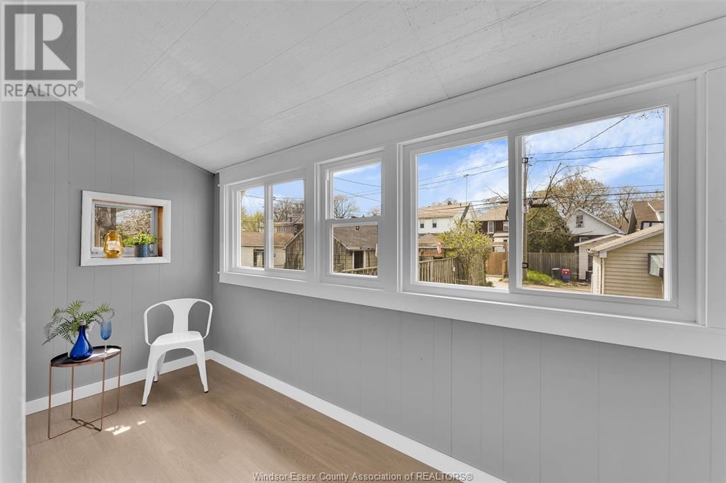 1347 LINCOLN Image 26