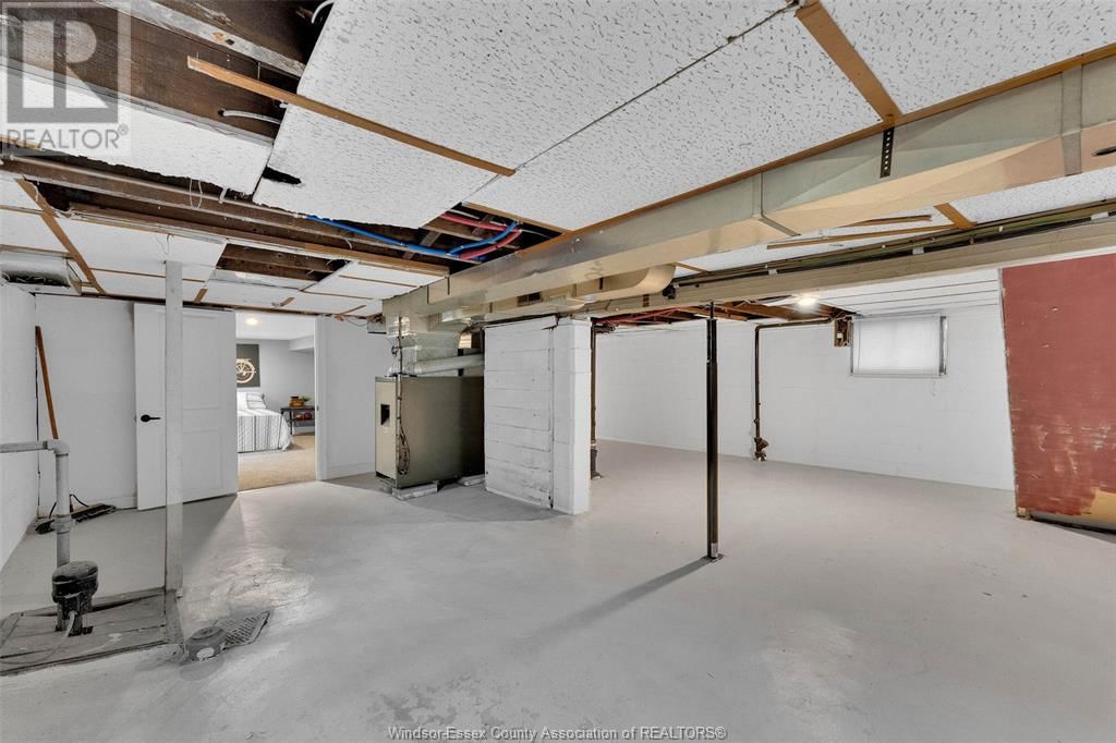 1347 LINCOLN Image 29