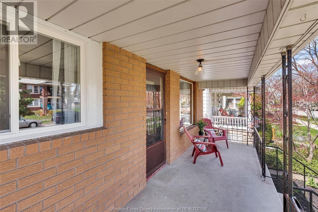 1347 LINCOLN Image 4