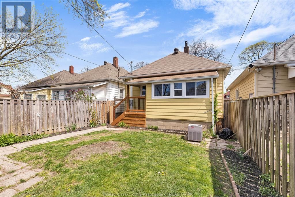 1347 LINCOLN Image 6