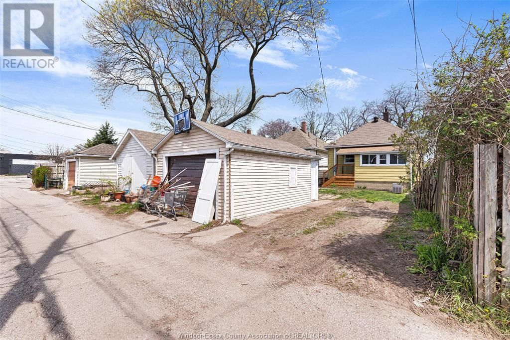 1347 LINCOLN Image 8