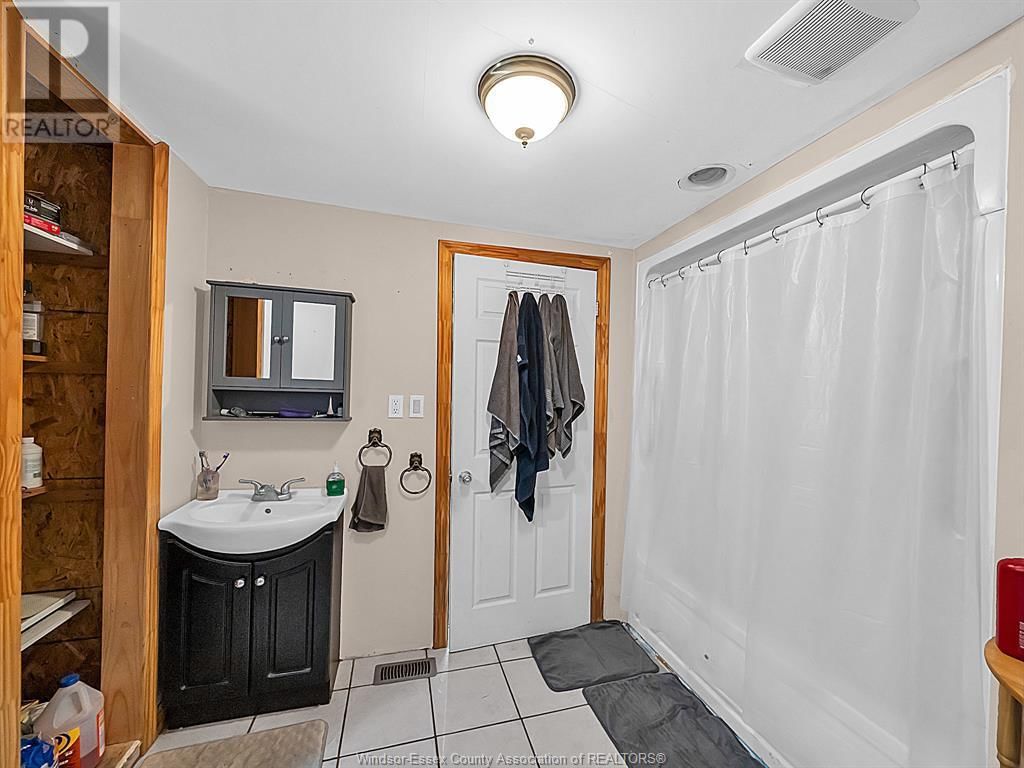 909 BUSHEY STREET Image 22