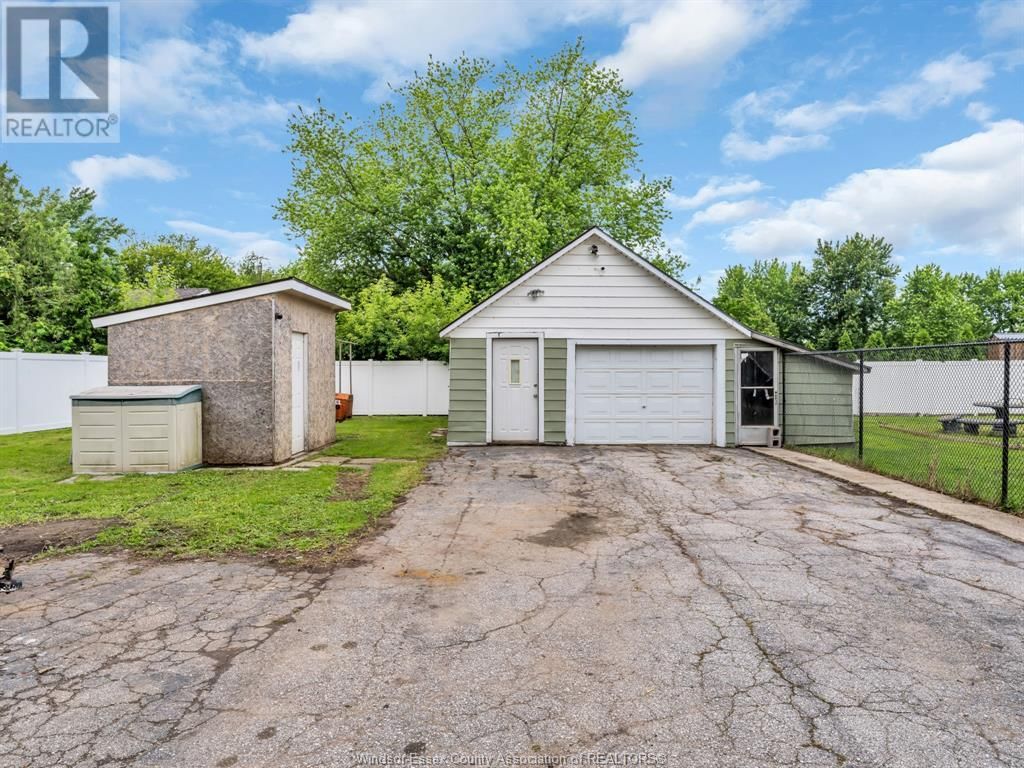909 BUSHEY STREET Image 38