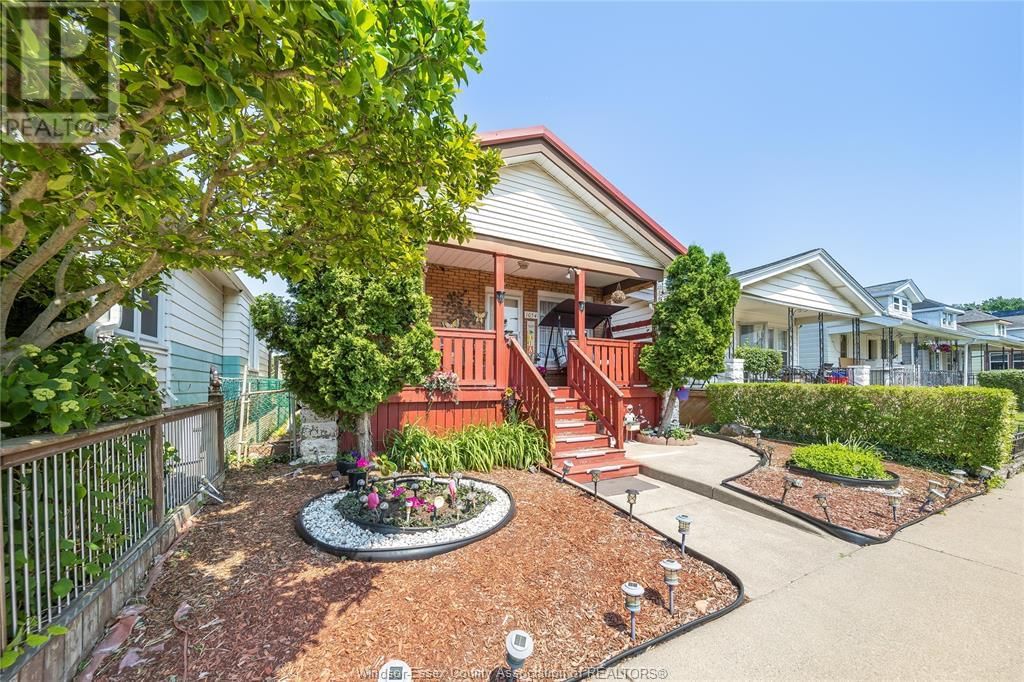 1054 OAK STREET Image 2