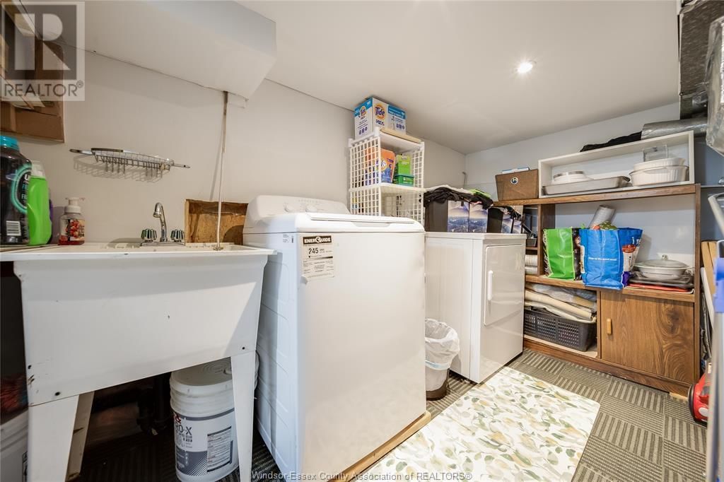 1054 OAK STREET Image 26
